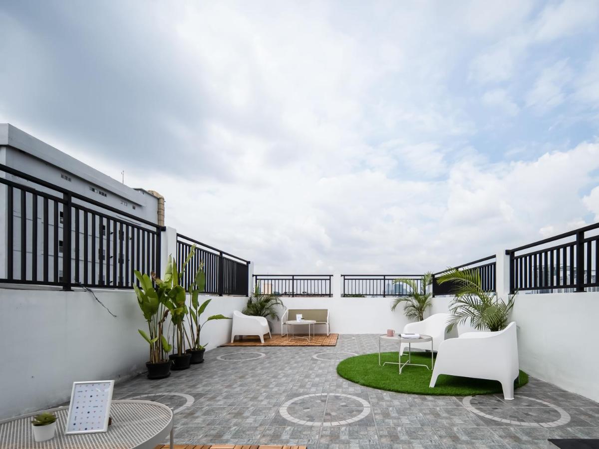 Cove Taman Aparthotel Jakarta Exterior photo